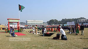 বিনম্র শ্রদ্ধায় সারাদেশে বিজয় দিবস পালিত