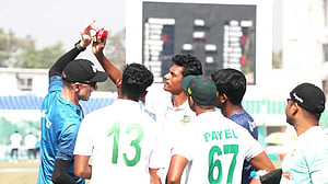তরুণ পেসারদের নিয়ে বাংলাদেশের ‘অপশন’ বাড়াতে চান ডোনাল্ড