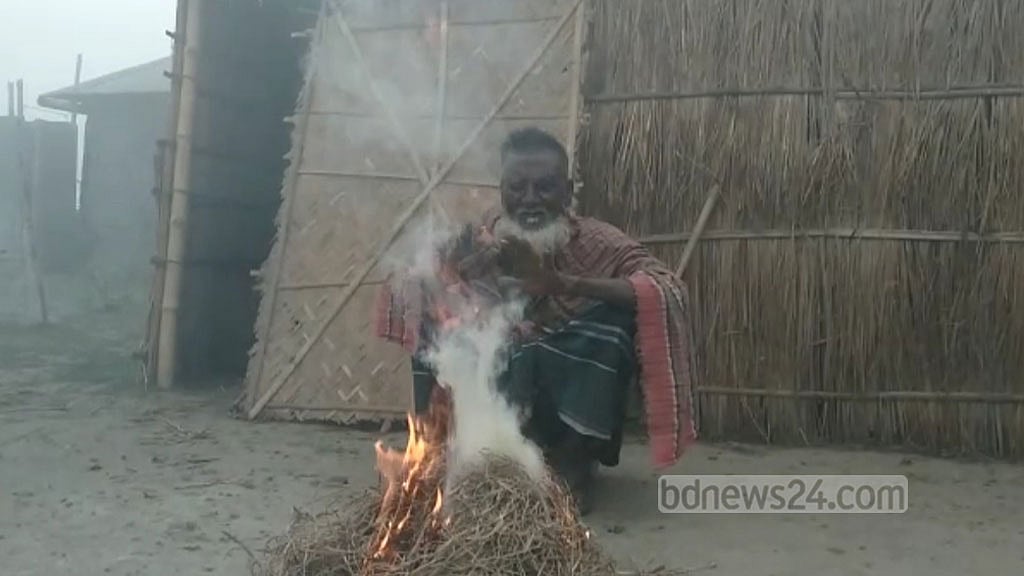 কুড়িগ্রামে কনকনে ঠান্ডায় দুর্ভোগে ছিন্নমূল মানুষ