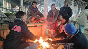 উত্তরী হাওয়ায় কনকনে শীত