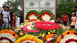 শ্রদ্ধার ফুলে শহীদ বুদ্ধিজীবীদের স্মরণ