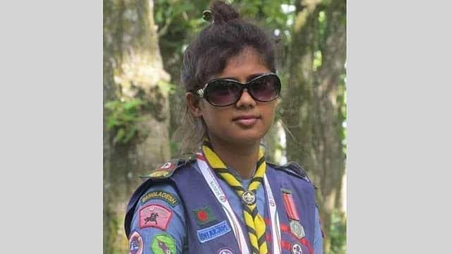 দিনাজপুরে ট্রাকের ধাক্কায় নারী রোভার স্কাউট নিহত  
