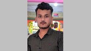 আর্জেন্টিনার গোলে উল্লাসের সময় রড বিঁধে সমর্থকের মৃত্যু