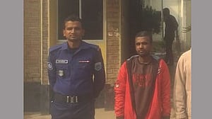 নওগাঁয় মাকে পিটিয়ে বাড়িছাড়া করার অভিযোগে ছেলে গ্রেপ্তার