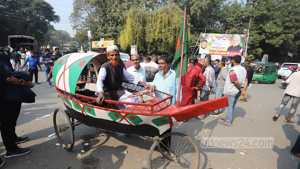 ‘পদ-পদবি কিছু না, ভালোবাসি আওয়ামী লীগকে’