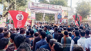 মিছিল চলছে সোহরাওয়ার্দী উদ্যান পানে