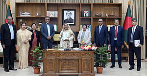 বাংলাদেশ আর পেছনে তাকাবে না: প্রধানমন্ত্রী