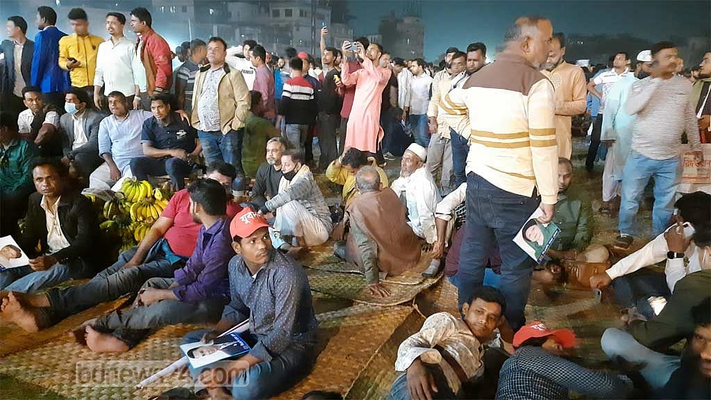 বিএনপিকর্মীদের শীতের রাত কাটল খোলা আকাশের নিচে