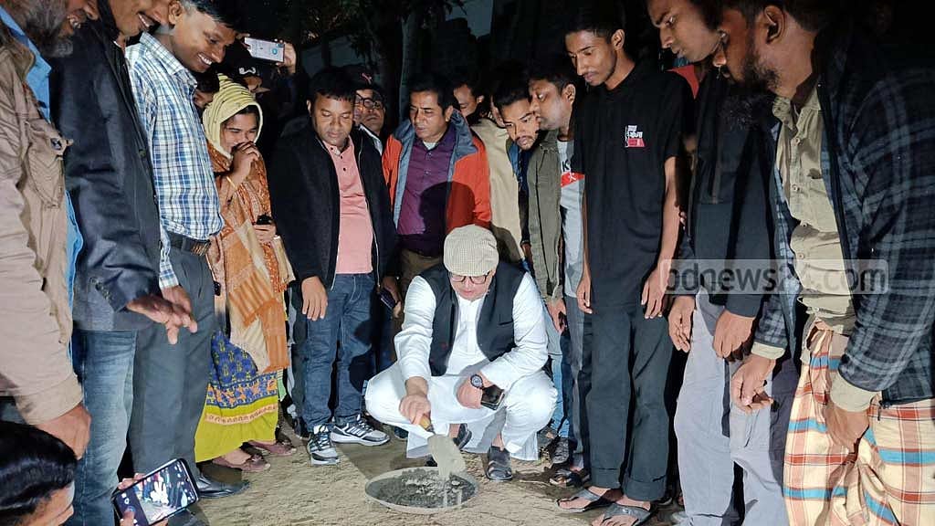 সরিষাবাড়ীর শহীদ মিলন পাঠাগারের নতুন ভবনের ভিত্তি বসেছে