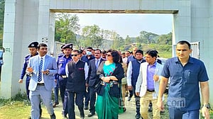 তামাবিলে গণকবর ও বধ্যভূমি পরিদর্শনে ভারতীয় হাই কমিশনার