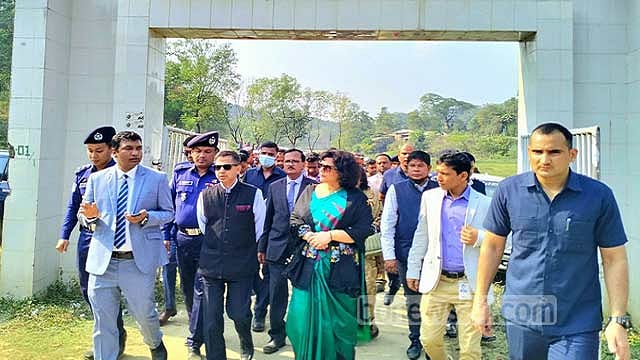 তামাবিলে গণকবর ও বধ্যভূমি পরিদর্শনে ভারতীয় হাই কমিশনার