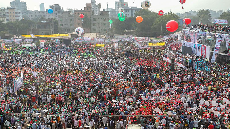 বহুল আলোচিত বিএনপির সমাবেশ শেষ পর্যন্ত অনুষ্ঠিত হয় সায়দাবাদের গোলাপবাগ মাঠে, শনিবার বেলা ১১টার চিত্র এটি।&amp;nbsp;ছবি: আসিফ মাহমুদ অভি