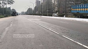 সাভারে মহাসড়ক  ফাঁকা, সতর্ক পুলিশ