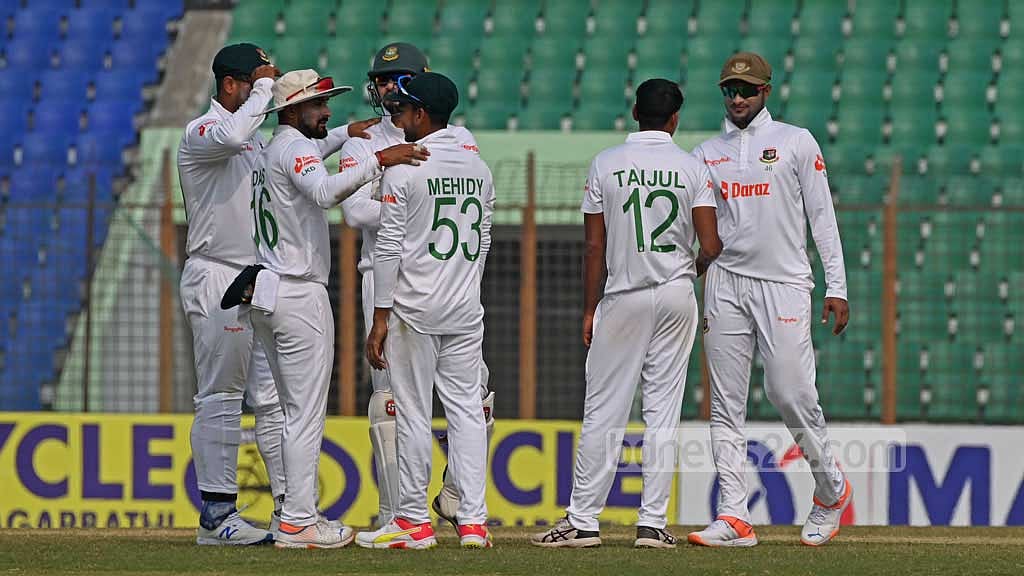 যে কারণে দ্বিতীয় দিনে বোলিং করেননি সাকিব