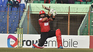 ইফতিখারের ৩ ওভারের তাণ্ডব