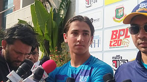 বাবার দেশে খেলতে এসে রোমাঞ্চিত রবিন 