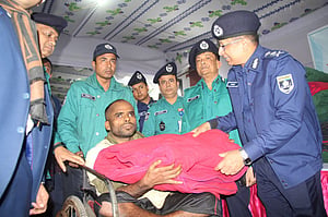 মানুষের পাশে আছি: আইজিপি