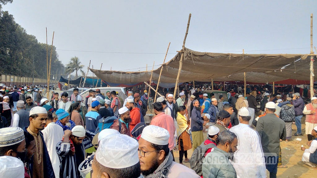 ইজতেমার জুমায় অংশ নিতে মানুষের ঢল