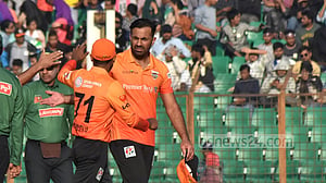 ৪ উইকেট নিয়ে ৪০০’র ক্লাবে ওয়াহাব