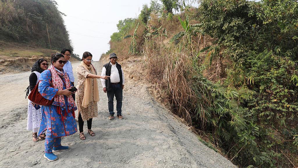 চট্টগ্রামে পাহাড় কাটা পরিদর্শনে বাধার অভিযোগ
