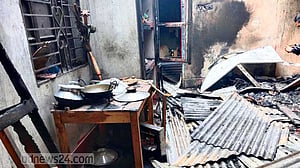 কুলিয়ারচরে উত্ত্যক্তের প্রতিবাদীকে হত্যা, সন্দেহভাজনের বাড়িতে অগ্নিসংযোগ