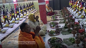 ‘মনস্কামনা পূর্ণ’, ঝিনাইদহে মঠবাড়ি মন্দিরে একসঙ্গে ১০২ কালীপূজা