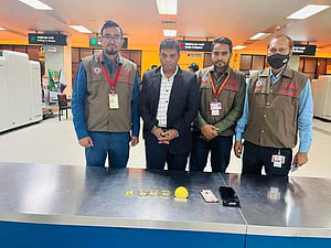 শাহ আমানতে পৌনে ২ কেজি সোনাসহ দুবাইফেরত যাত্রী ধরা