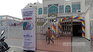 এমপি মুরাদের নামফলক নেই, প্রকৌশলীকে ‘মারধর’