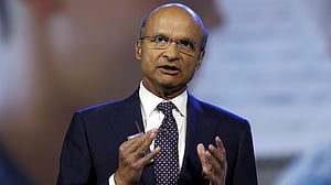 ইনটেলের চেয়ারম্যান পদ ছাড়লেন ওমর ইশরাক