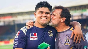 বাবা সেঞ্চুরি করেছিলেন অভিষেকে, ছেলের লাগল ৯৩ ম্যাচ