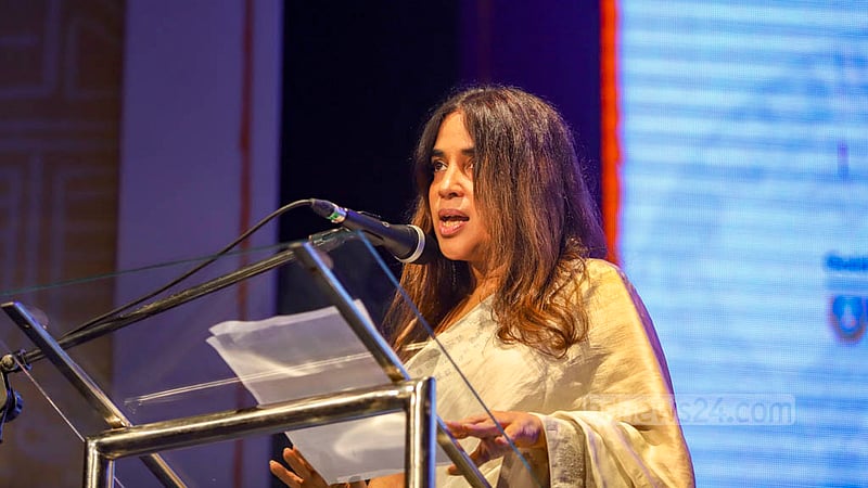বৃহস্পতিবার ঢাকা লিট ফেস্টের উদ্বোধন অনুষ্ঠানে বক্তব্য দেন ফেস্টের পরিচালক সাদাফ সায্।