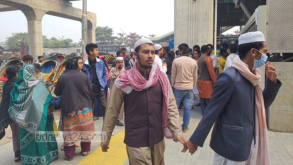 ইজতেমার মধ্যে ছুটির দিন ভিড় ফেরাল মেট্রোরেলে