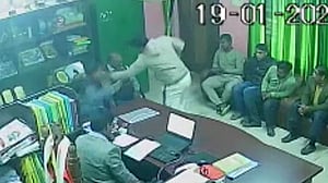 কুড়িগ্রামে শিক্ষককে আওয়ামী লীগ নেতার পিটুনি: ১৪ জনের নামে মামলা
