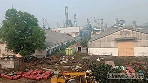 যমুনা সার কারখানায় হঠাৎ উৎপাদন বন্ধ, তদন্তে কমিটি