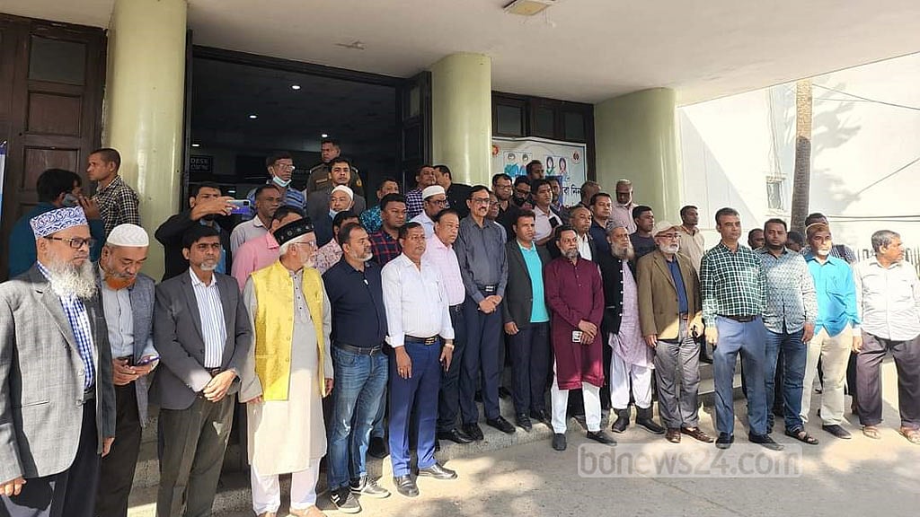 ধর্মঘট স্থগিত, বন্দরে কাজে ফিরেছেন সিঅ্যান্ডএফ এজেন্টরা