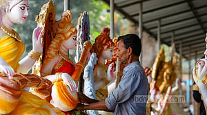 সরস্বতীর আরাধনার প্রস্তুতি
