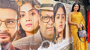 কলকাতার দেয়ালে দেয়ালে বাংলাদেশের ফারিণ