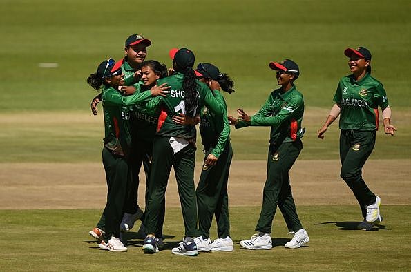 অস্ট্রেলিয়াকে হারিয়ে বাংলাদেশের স্বপ্নের শুরু