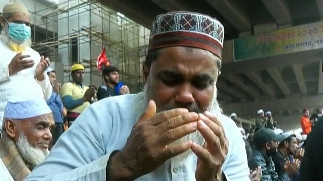 আখেরি মোনাজাতে কল্যাণ কামনায় বিশ্ব ইজতেমার সমাপ্তি
