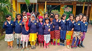 ৫ হাজার শিক্ষার্থীকে শীতবস্ত্র দিল স্ট্যান্ডার্ড চার্টার্ড