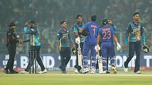 রাহুলের ব্যাটে সিরিজ ভারতের