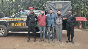 লক্ষ্মীপুরে ৮৫ হাজার ইয়াবা উদ্ধার, যুবলীগ নেতাকর্মী আটক