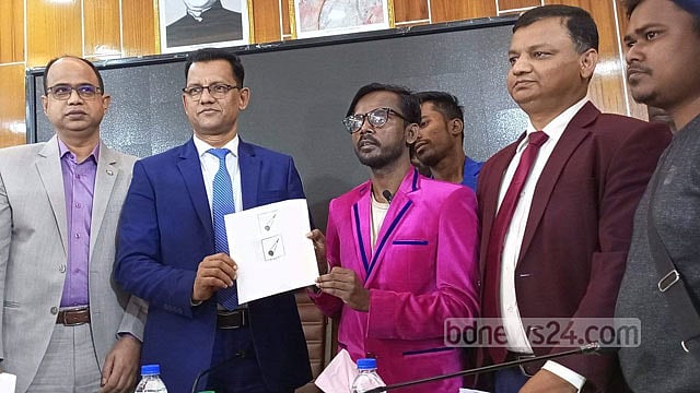 হিরো আলমে আবদ্ধ রাজনীতি: মুক্তি কোথায়?