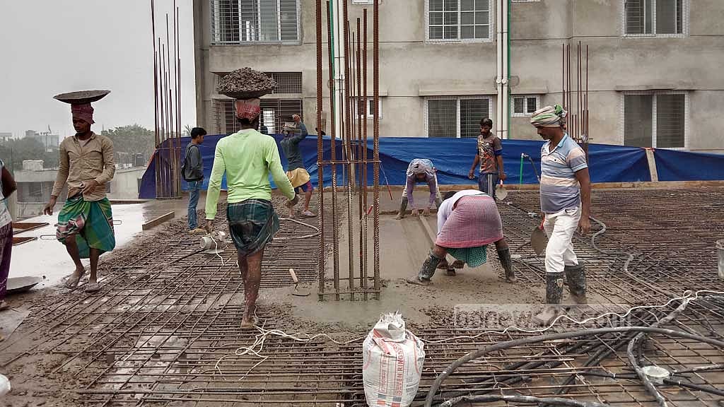 ‘কাম করলে শইলে গরম আহে, শীতে কামুড় মারতে পারে না’
