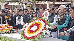 বঙ্গবন্ধুর সমাধিতে গাইবান্ধা-৫ আসনের নবনির্বাচিত সাংসদের শ্রদ্ধা