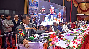 হুম্মাম কাদেরকে পাকিস্তান চলে যেতে বললেন বিচারপতি মানিক