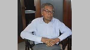 সাবেক মন্ত্রী হাবিবুল্লাহ খান মারা গেছেন