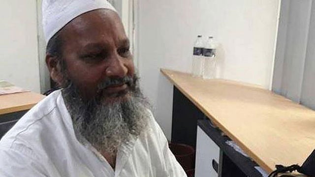 ঢাকায় বাসা থেকে সাংবাদিকের অর্ধগলিত লাশ উদ্ধার