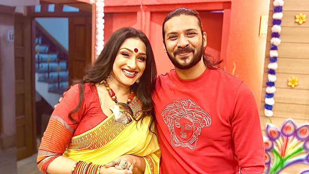 ঋতুপর্ণা-নিরব ভিডিওবার্তায় শোনালেন ‘স্পর্শ’র গল্প