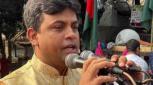 আওয়ামী লীগের ঢাকা মহানগর দক্ষিণের শরীফকে অব্যাহতি